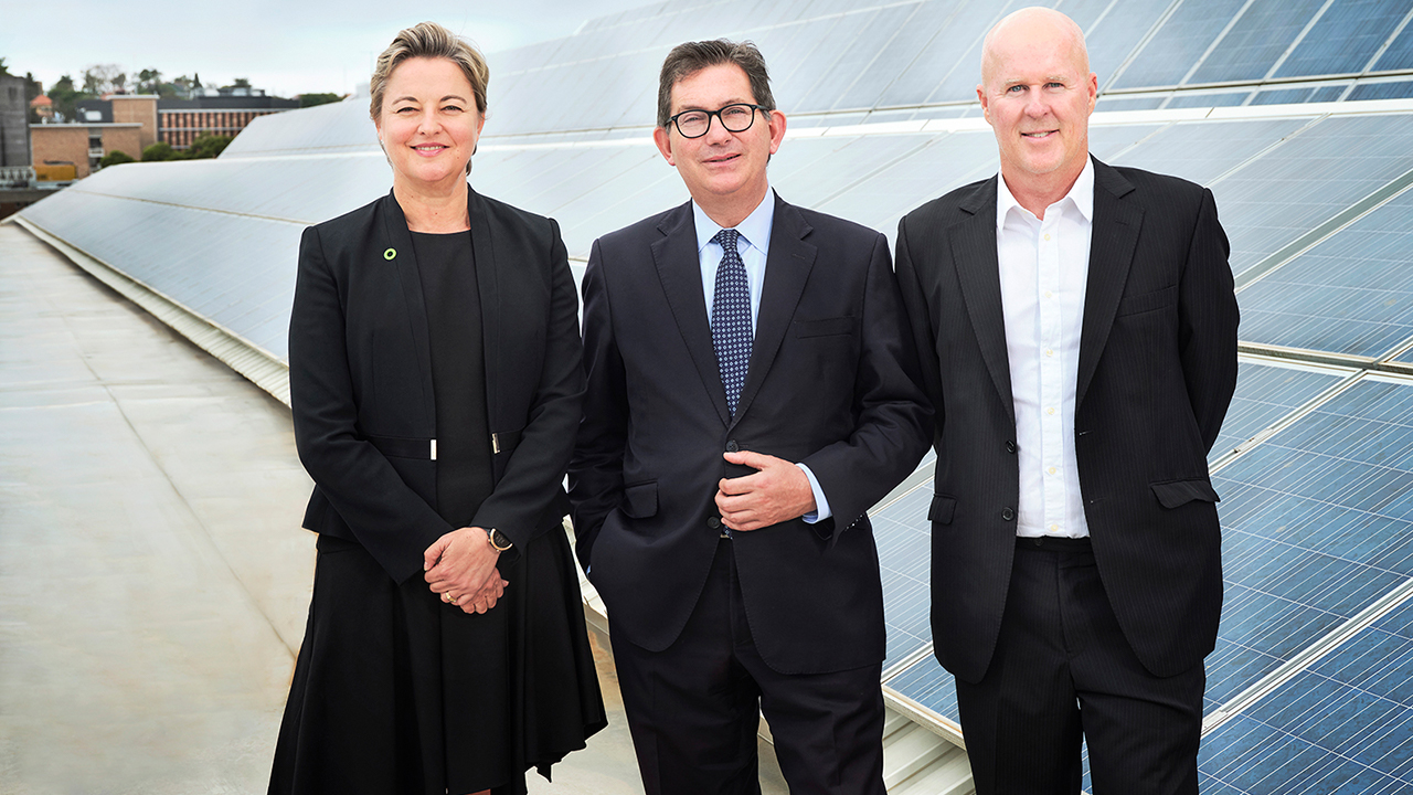 Justine (JJ) Jarvinen, CEO Energy Institute, UNSW Faculty of Engineering, Professor Ian Jacobs, President and Vice-Chancellor UNSW Sydney, Scientia Professor Matthew England, Deputy Director UNSW Climate Change Research Centre