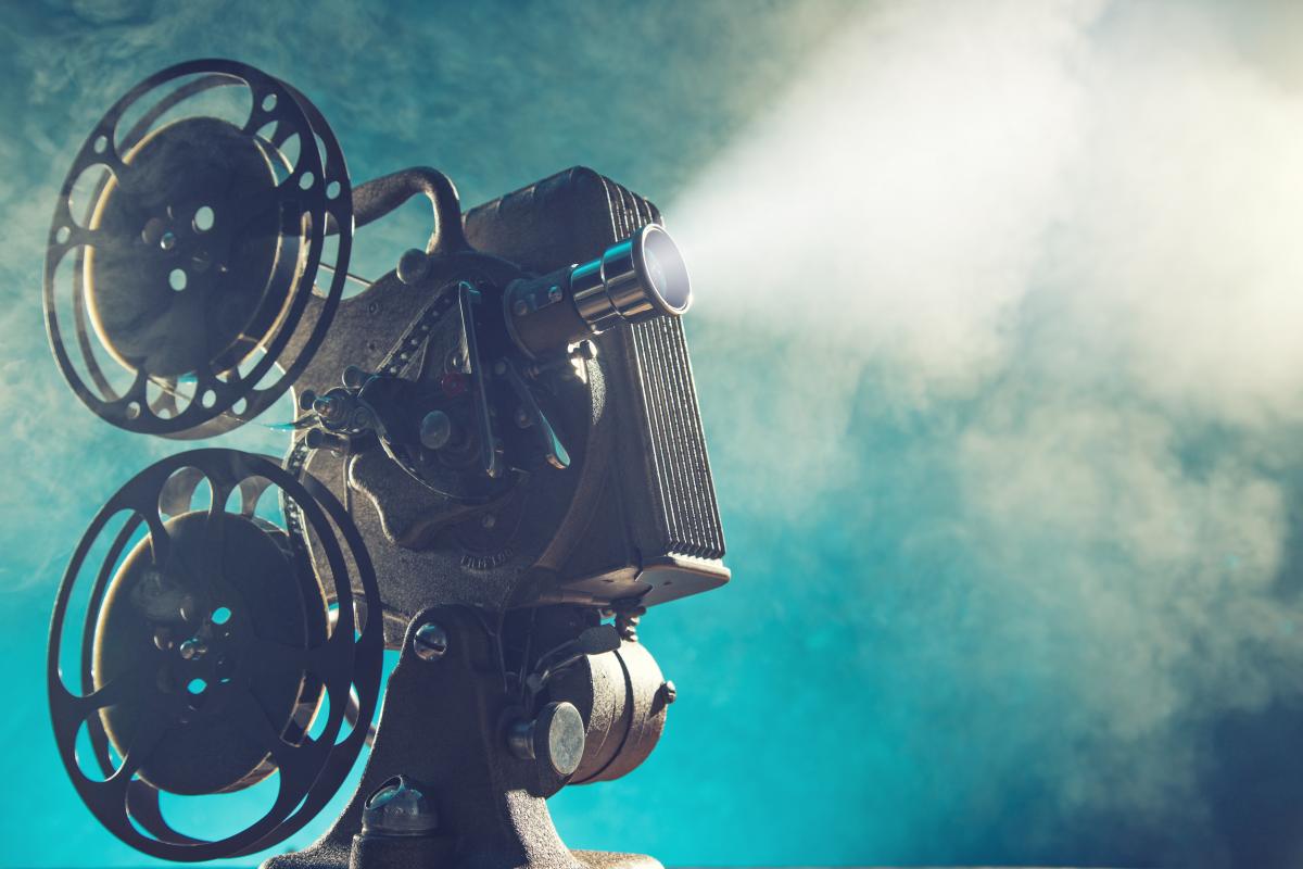 image of old fashioned movie projector